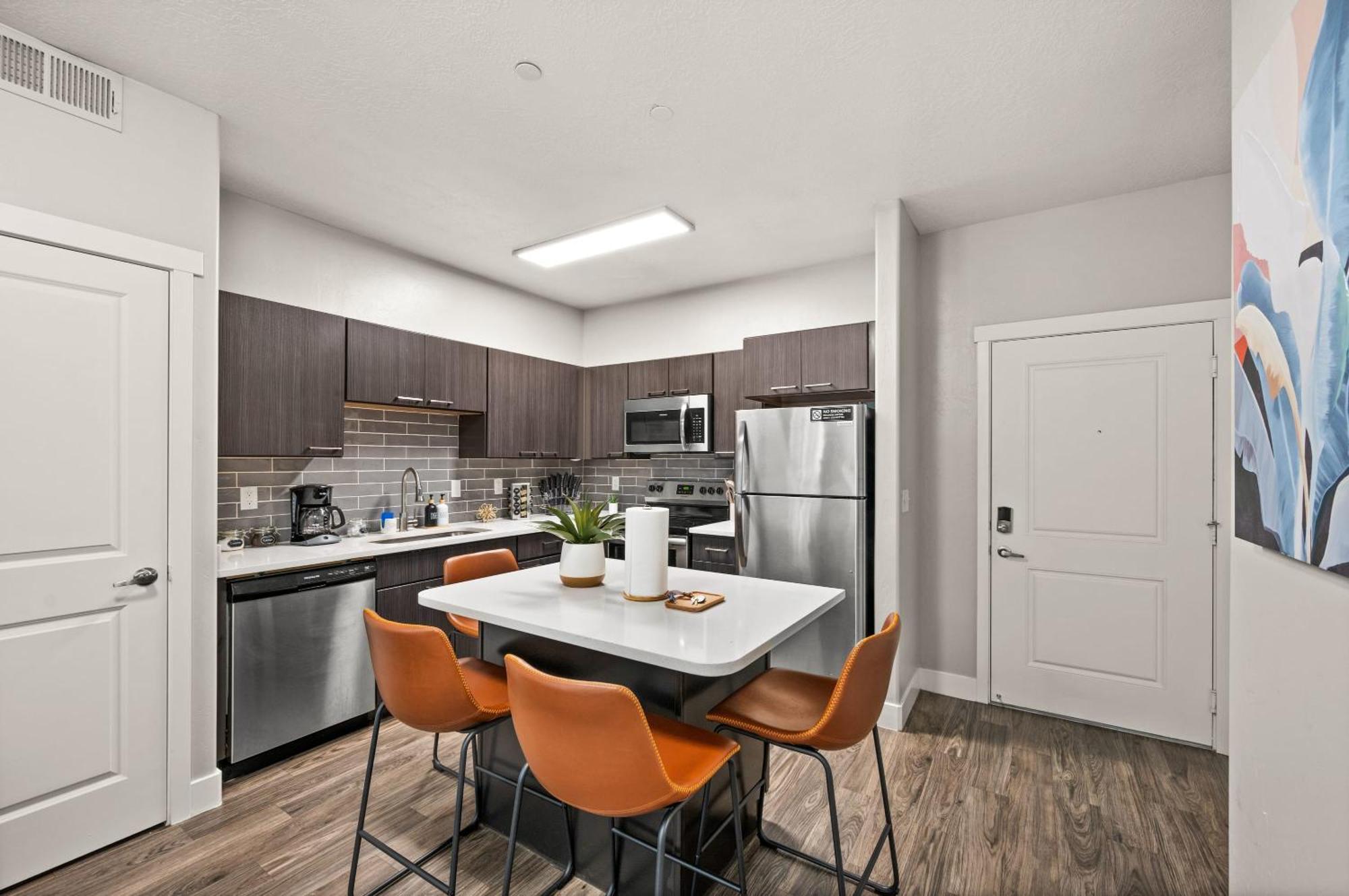 Cozy Getaway Near Center * Salt Lake City